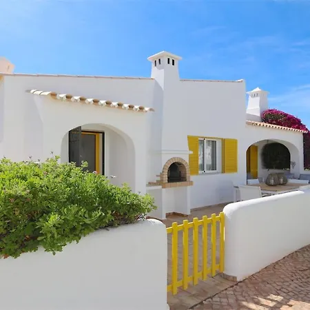 Chez Lee, 219 Aldeia Do Golf-cleverdetails - Sleeps 6, Quiet Area Villa *