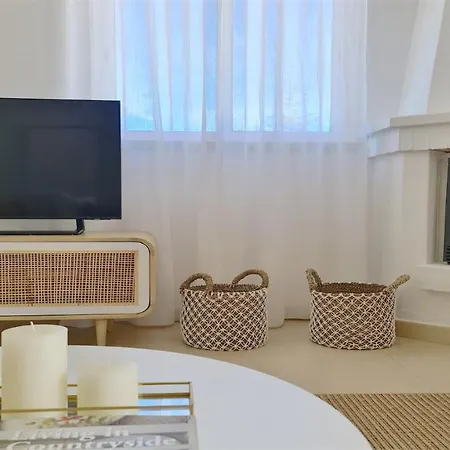 Chez Lee, 219 Aldeia Do Golf-cleverdetails - Sleeps 6, Quiet Area Villa Vilamoura