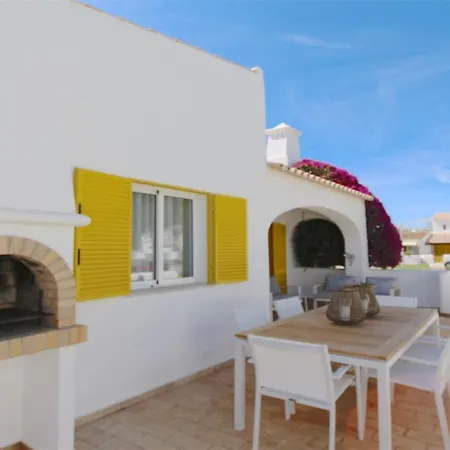 Willa Chez Lee, 219 Aldeia Do Golf-cleverdetails - Sleeps 6, Quiet Area