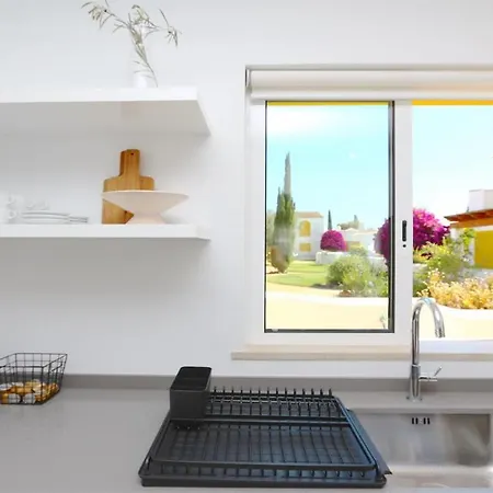 Villa Chez Lee, 219 Aldeia Do Golf-cleverdetails - Sleeps 6, Quiet Area