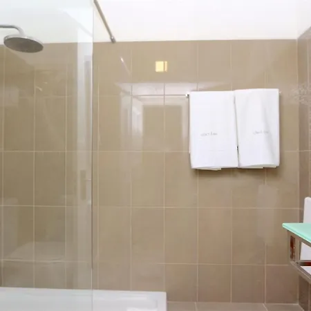 Chez Lee, 219 Aldeia Do Golf-cleverdetails - Sleeps 6, Quiet Area Villa *