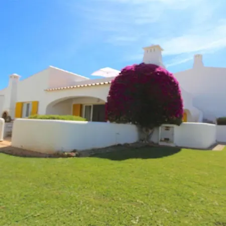 Willa Chez Lee, 219 Aldeia Do Golf-cleverdetails - Sleeps 6, Quiet Area