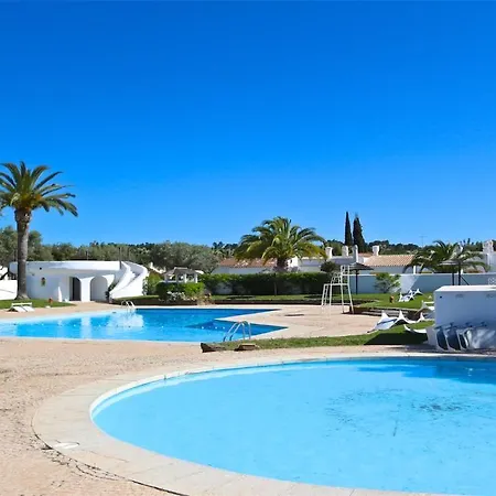 Chez Lee, 219 Aldeia Do Golf-cleverdetails - Sleeps 6, Quiet Area Vilamoura